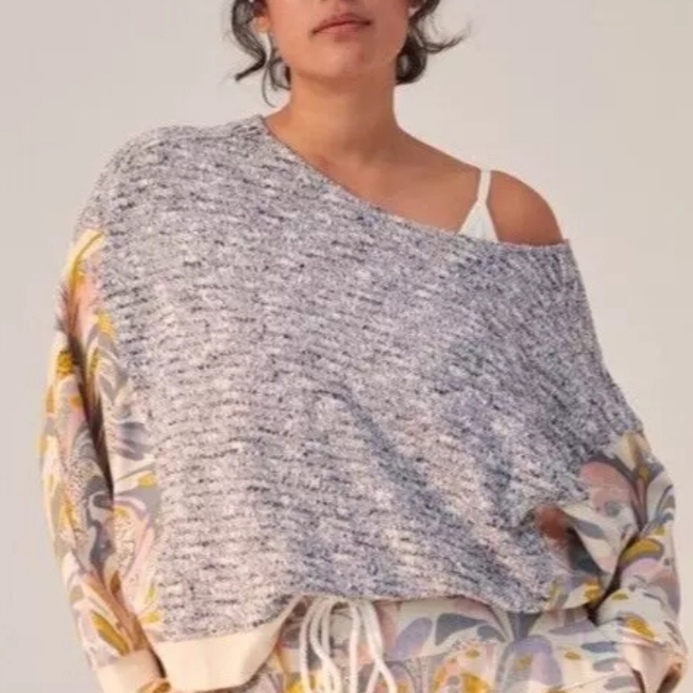Anthropologie Cropped Gray/Blue Pullover with Dolman Sleeves